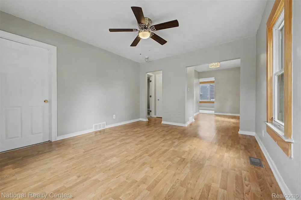 1759 Howard Street Lincoln Park City, MI 48146