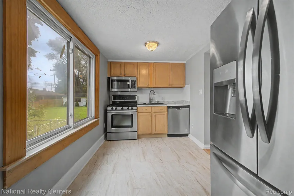 1759 Howard Street Lincoln Park City, MI 48146