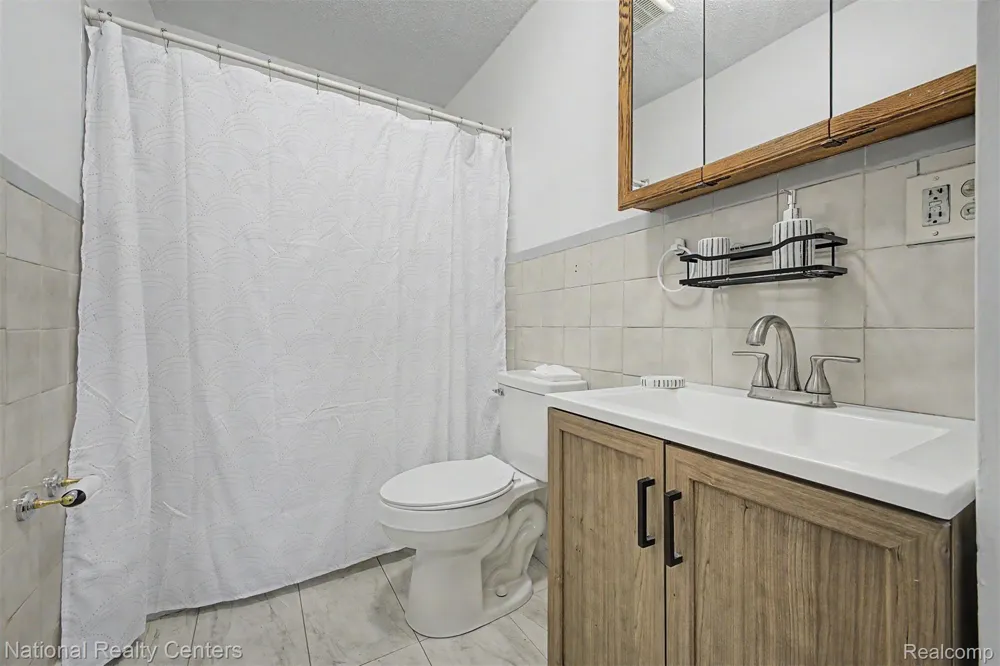 1759 Howard Street Lincoln Park City, MI 48146