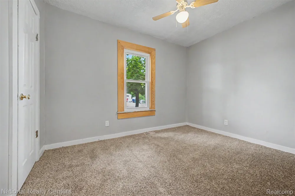1759 Howard Street Lincoln Park City, MI 48146
