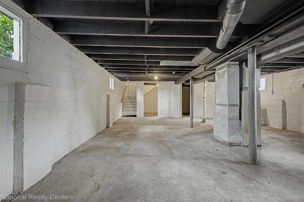 1759 Howard Street Lincoln Park City, MI 48146