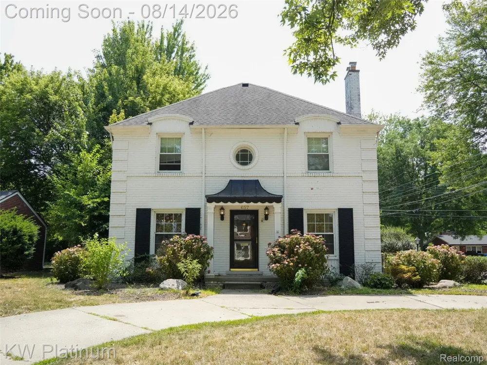 657 Hawthorne Road Grosse Pointe Woods City, MI 48236
