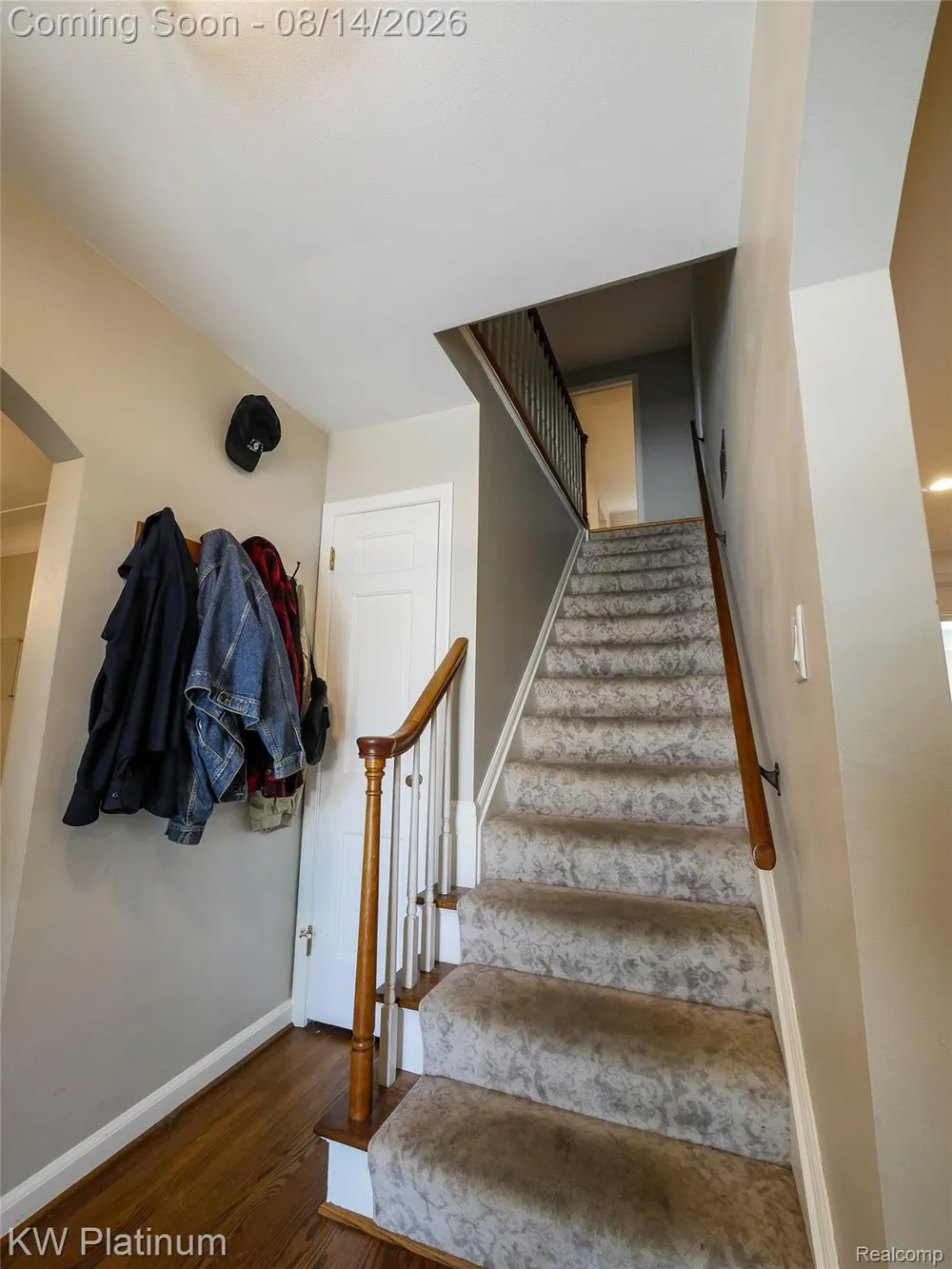 657 Hawthorne Road Grosse Pointe Woods City, MI 48236