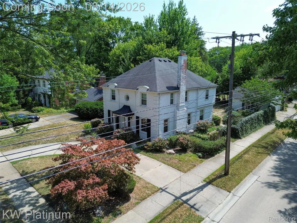 657 Hawthorne Road Grosse Pointe Woods City, MI 48236