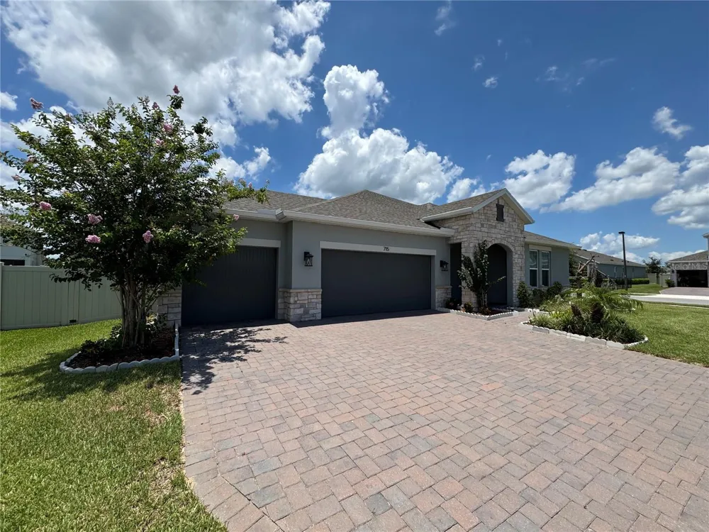 715 BLUE CITRUS LANE Minneola, FL 34715