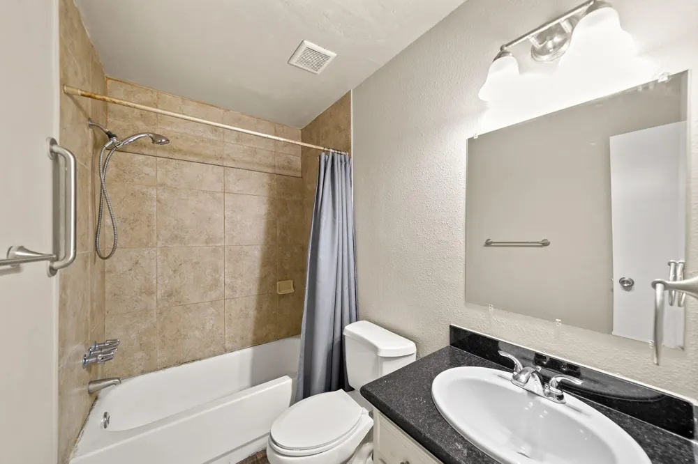 2118 Austin Avenue Pearland, TX 77581