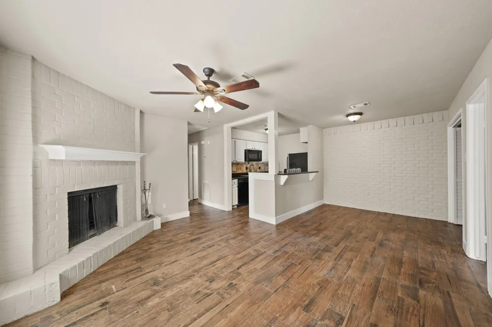 2118 Austin Avenue Pearland, TX 77581