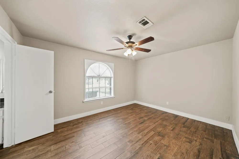 2118 Austin Avenue Pearland, TX 77581