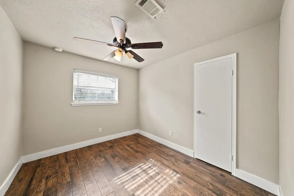 2118 Austin Avenue Pearland, TX 77581