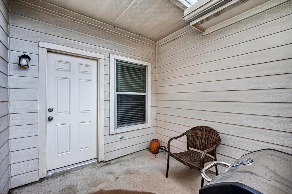 1911 Kemah Village Drive Kemah, TX 77565