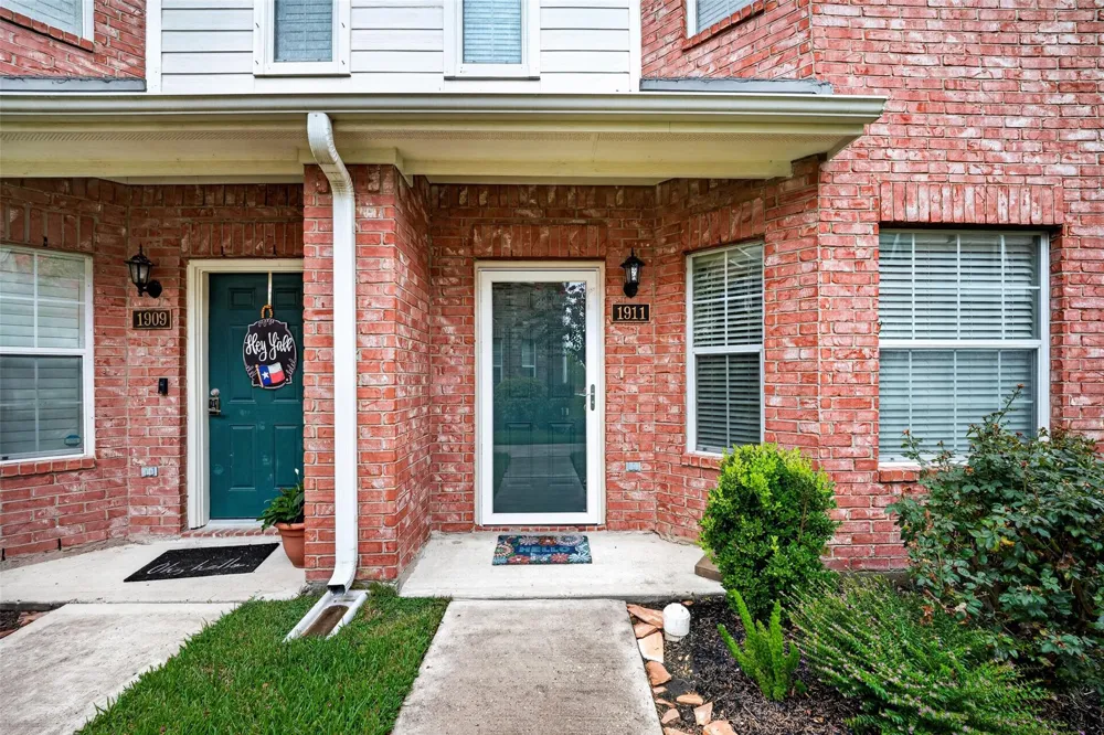 1911 Kemah Village Drive Kemah, TX 77565