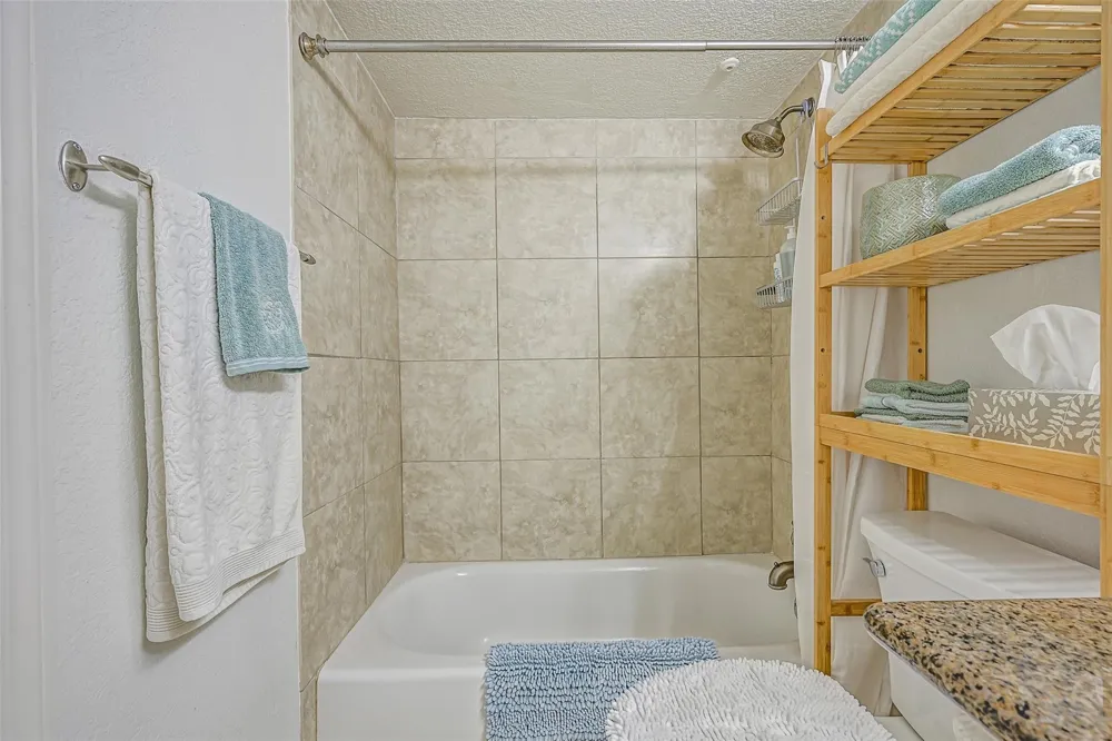 30 Dana Drive Galveston, TX 77554