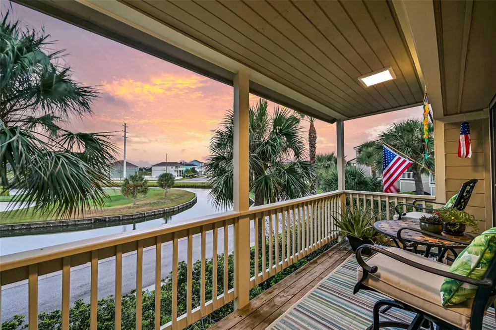 30 Dana Drive Galveston, TX 77554