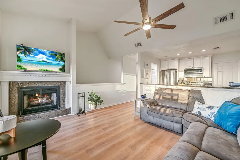 30 Dana Drive Galveston, TX 77554