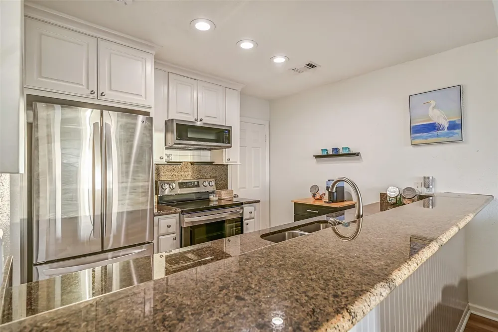 30 Dana Drive Galveston, TX 77554