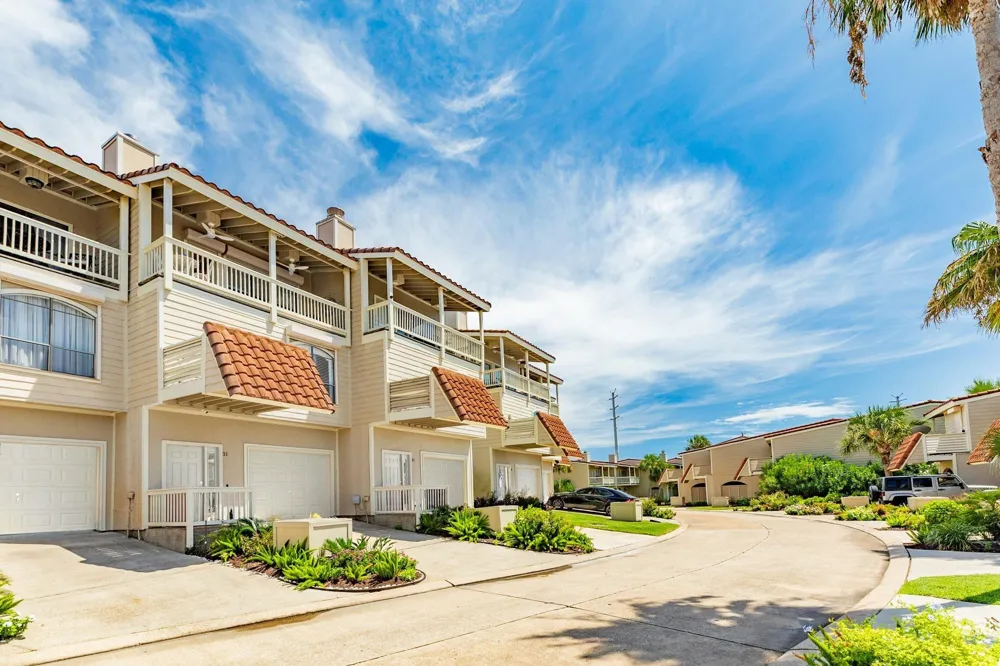 30 Dana Drive Galveston, TX 77554