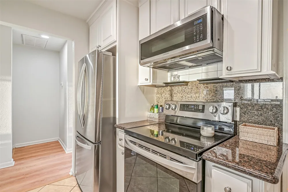 30 Dana Drive Galveston, TX 77554