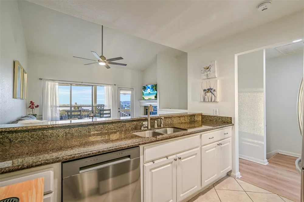 30 Dana Drive Galveston, TX 77554