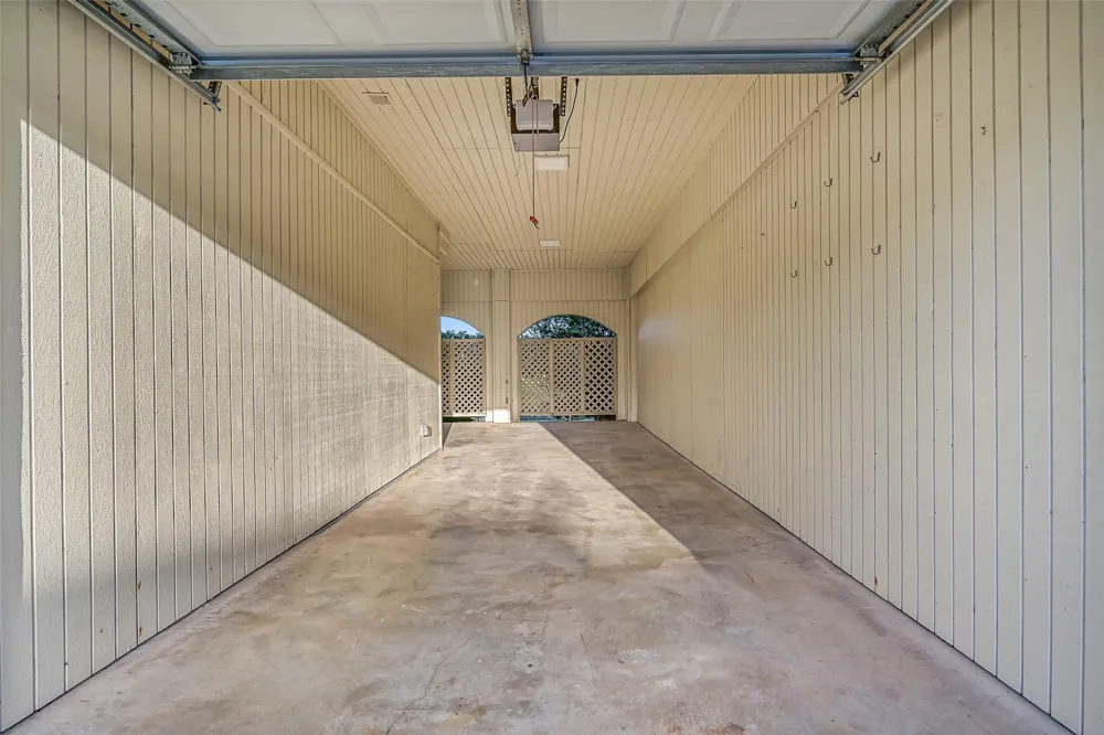 30 Dana Drive Galveston, TX 77554
