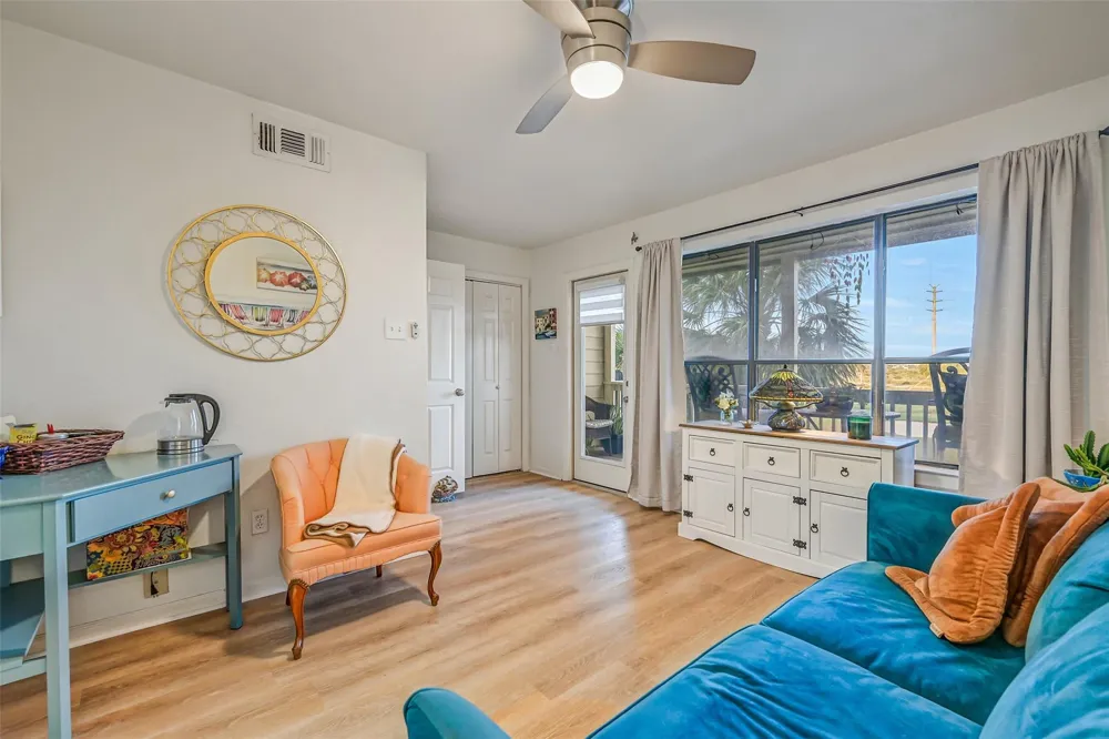 30 Dana Drive Galveston, TX 77554