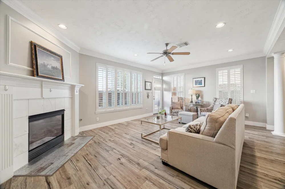 5242 Eigel Street Houston, TX 77007