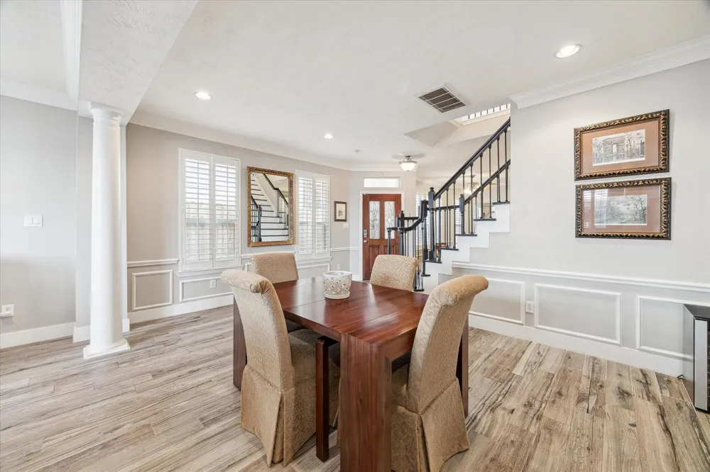 5242 Eigel Street Houston, TX 77007
