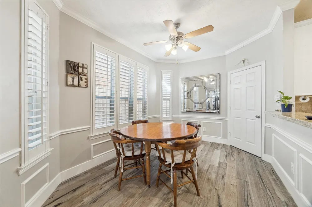5242 Eigel Street Houston, TX 77007