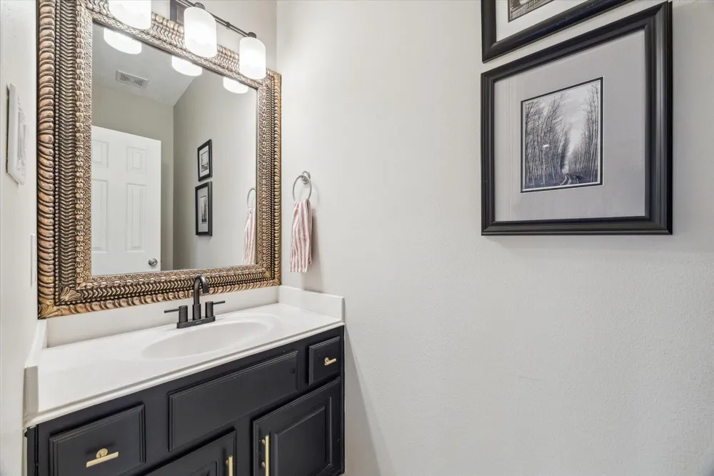 5242 Eigel Street Houston, TX 77007