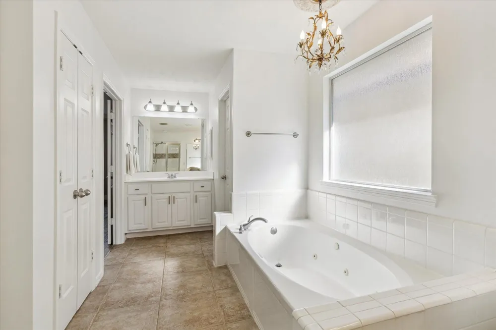 5242 Eigel Street Houston, TX 77007