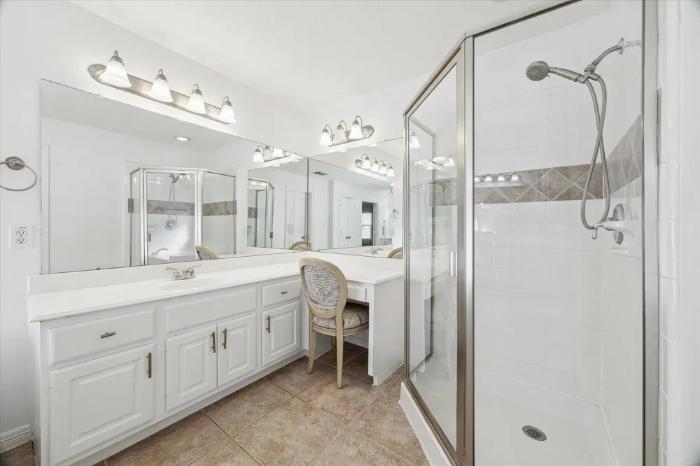 5242 Eigel Street Houston, TX 77007
