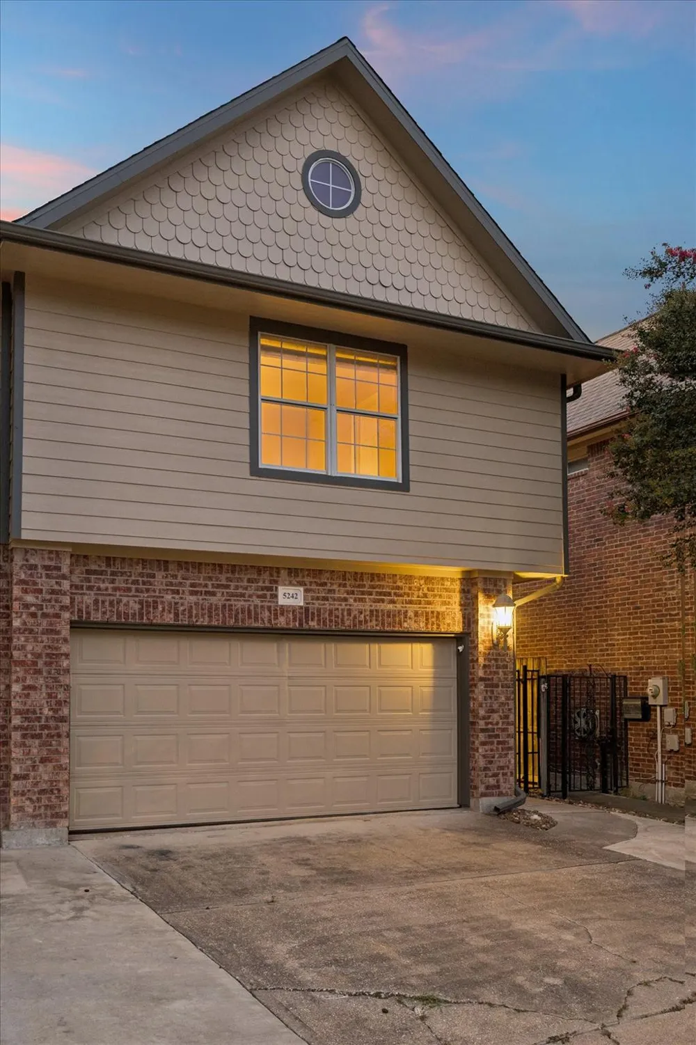 5242 Eigel Street Houston, TX 77007