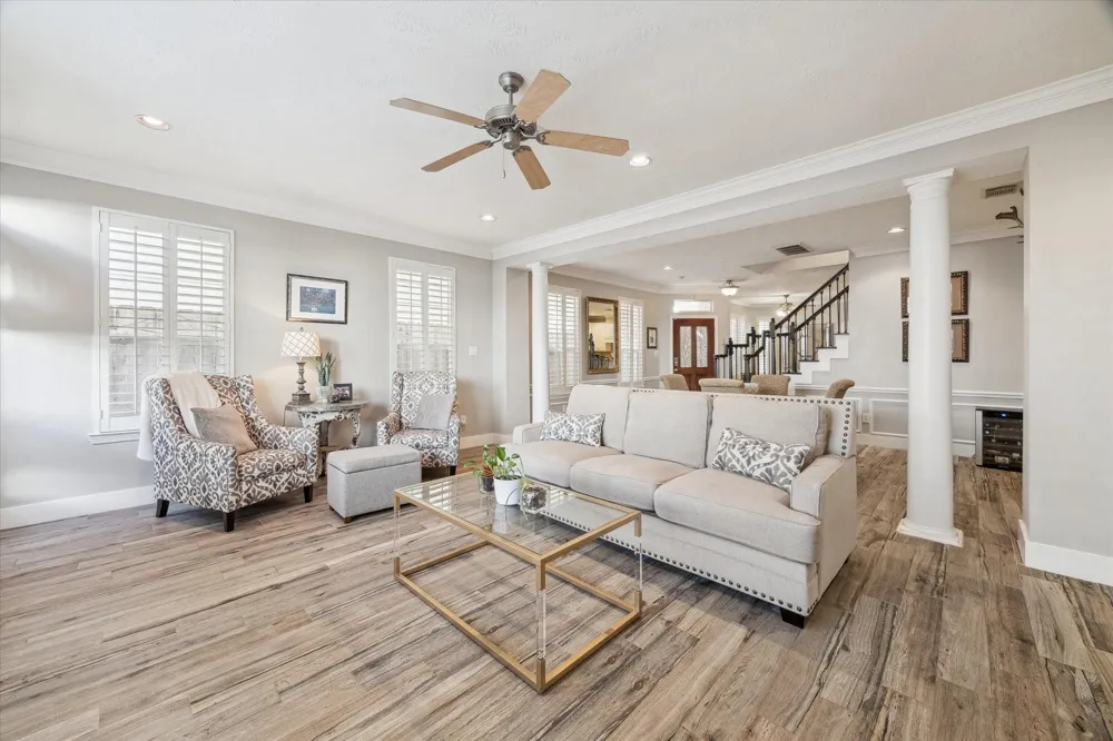 5242 Eigel Street Houston, TX 77007