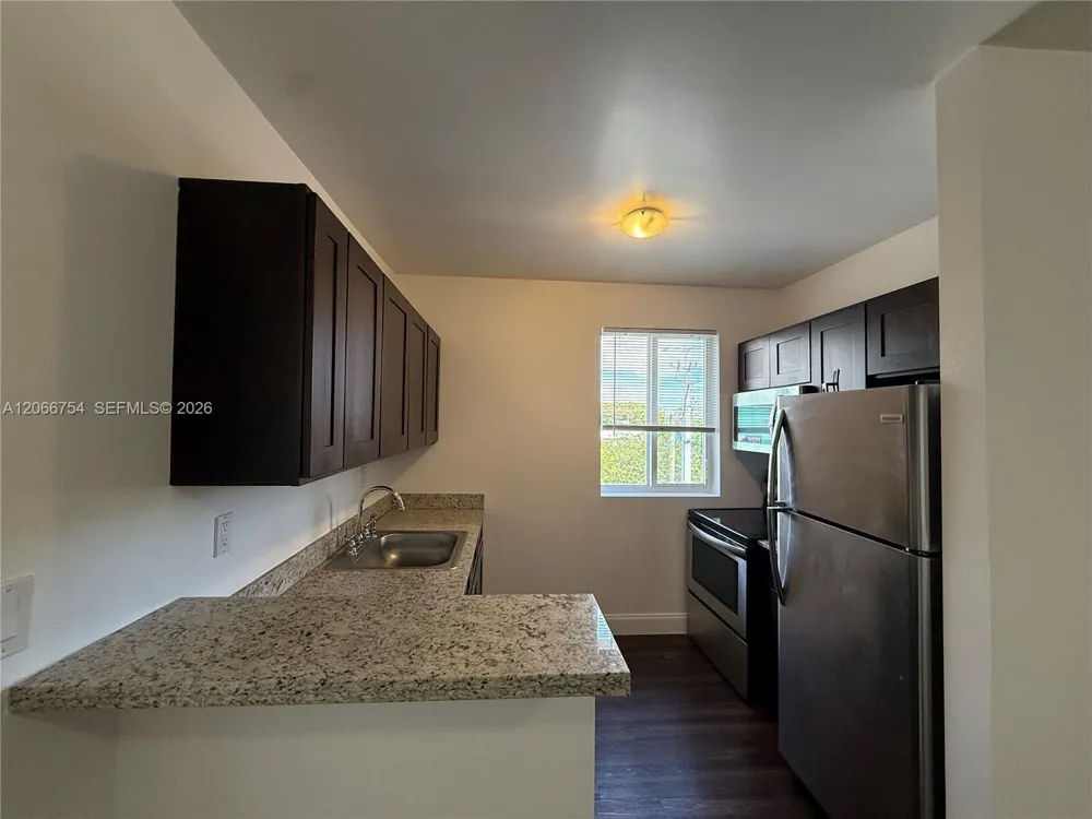 540 NW 7th St #35 Miami, FL 33136