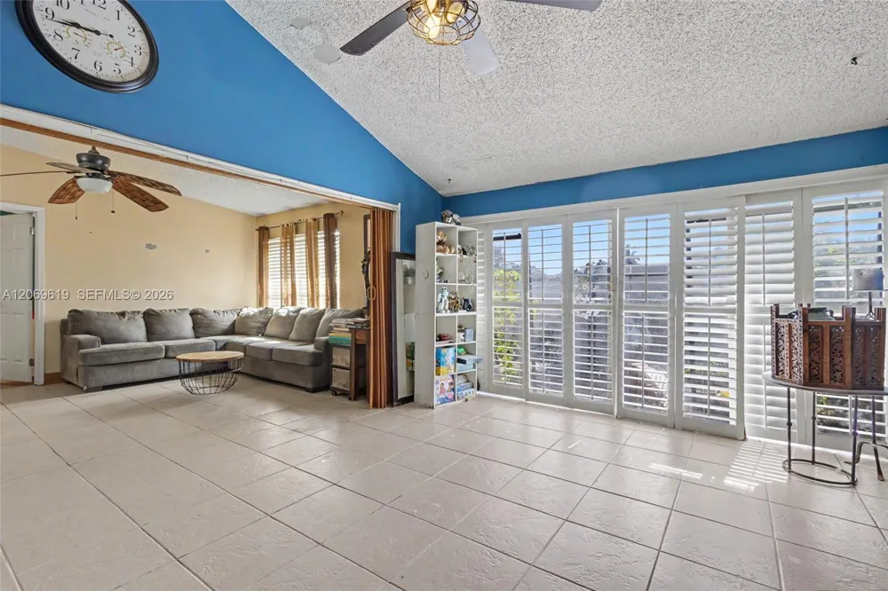 5510 S Lakewood Cir S #A Margate, FL 33063