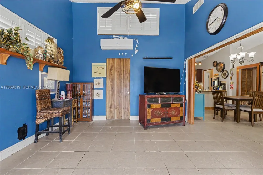 5510 S Lakewood Cir S #A Margate, FL 33063