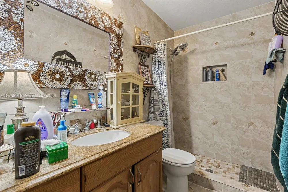 5510 S Lakewood Cir S #A Margate, FL 33063