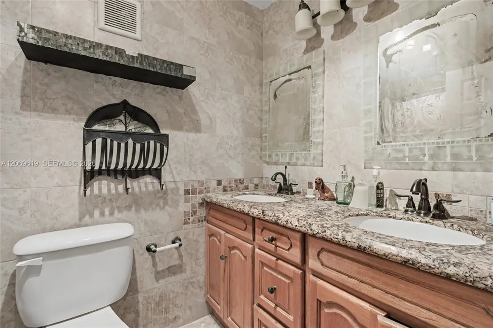 5510 S Lakewood Cir S #A Margate, FL 33063