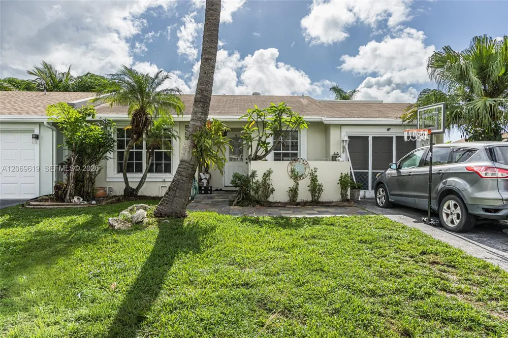 5510 S Lakewood Cir S #A Margate, FL 33063