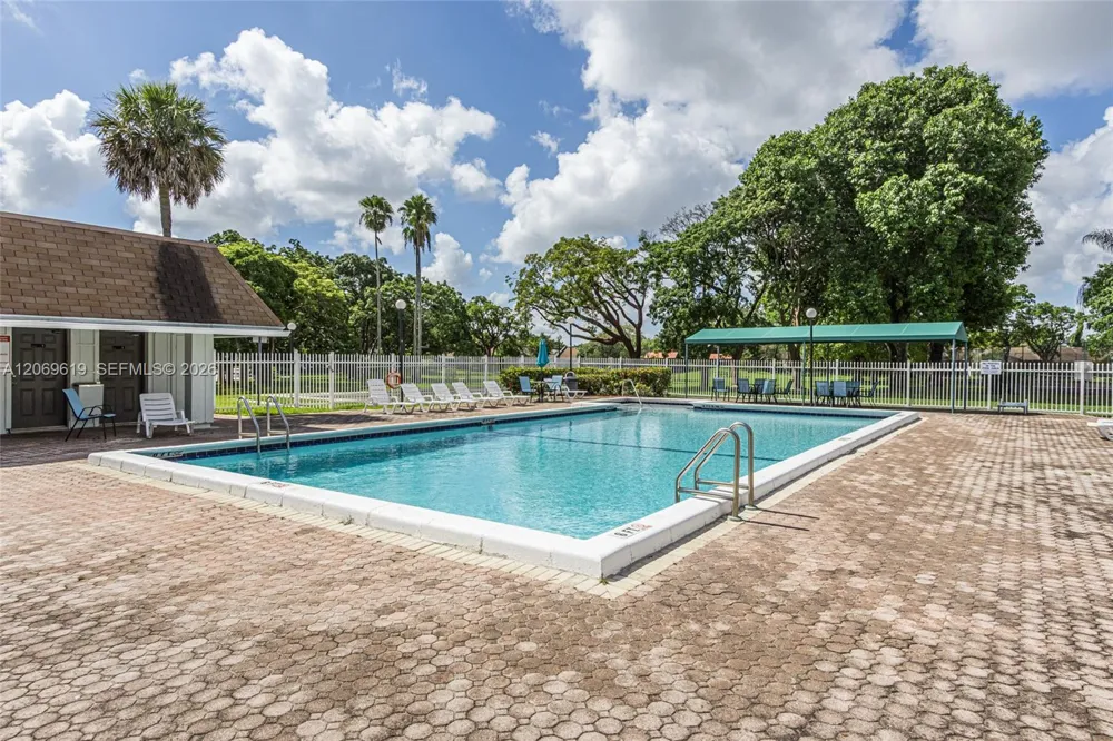 5510 S Lakewood Cir S #A Margate, FL 33063