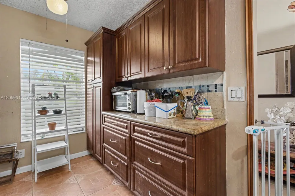 5510 S Lakewood Cir S #A Margate, FL 33063