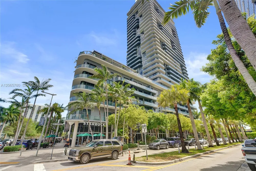 121 NE 34th St #2705 Miami, FL 33137