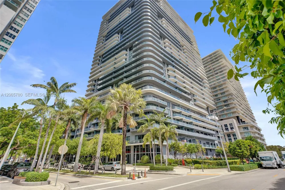 121 NE 34th St #2705 Miami, FL 33137