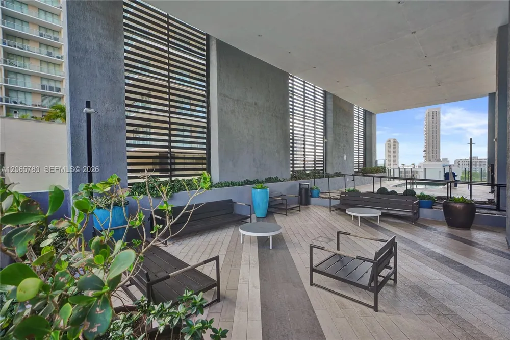 121 NE 34th St #2705 Miami, FL 33137