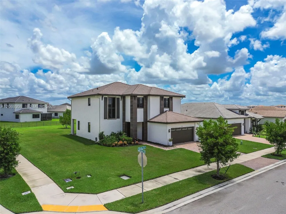 5206 Karlia Dr Ave Maria, FL 34142