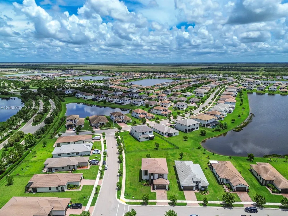 5206 Karlia Dr Ave Maria, FL 34142