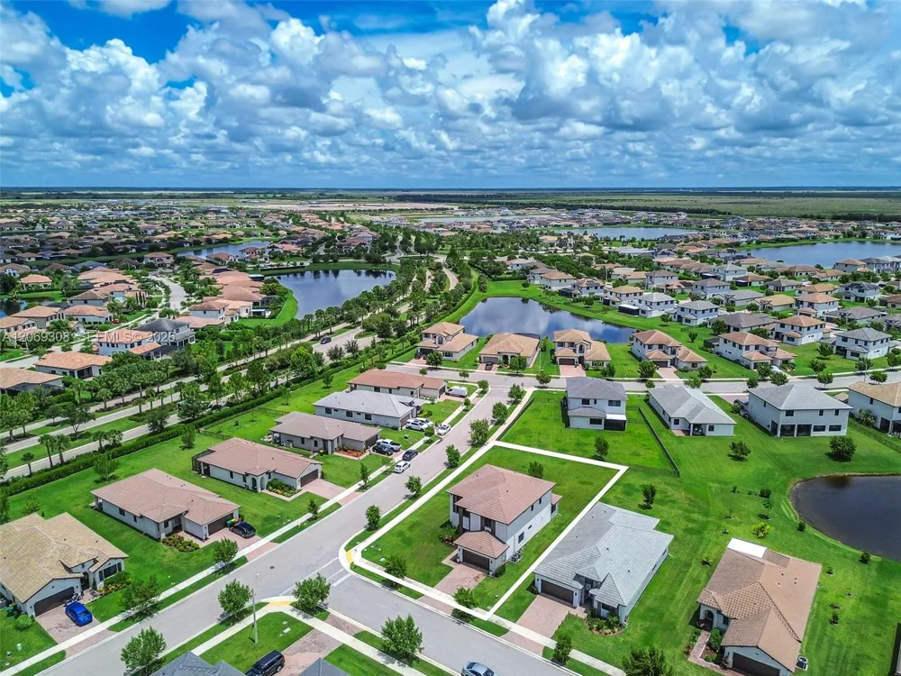 5206 Karlia Dr Ave Maria, FL 34142