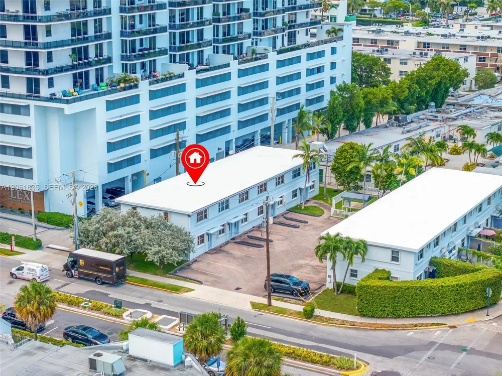 7801 HISPANOLA AV #4 North Bay Village, FL 33141