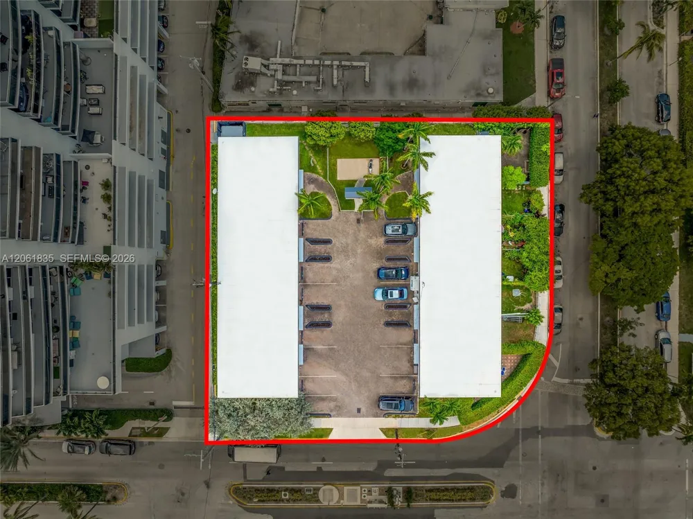 7801 HISPANOLA AV #4 North Bay Village, FL 33141