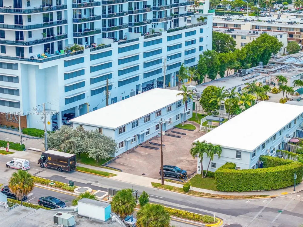 7801 HISPANOLA AV #4 North Bay Village, FL 33141