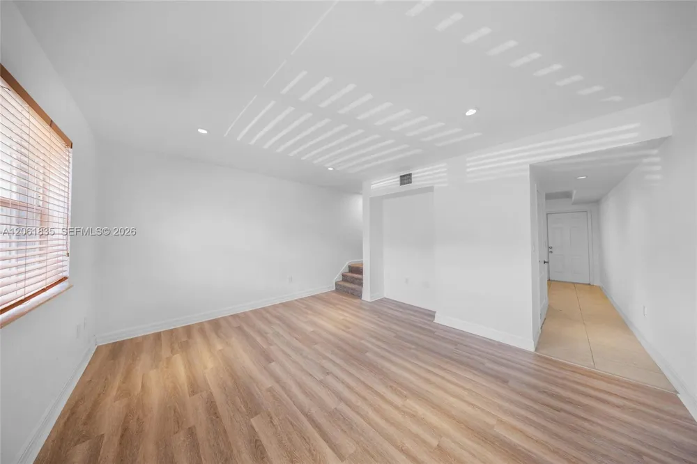 7801 HISPANOLA AV #4 North Bay Village, FL 33141